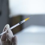 Vaksinasi Bagi Orang yang Memiliki Status Tinggal Sementara atau Provisional Release