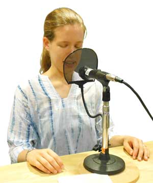 ナレーター エリザベスさん