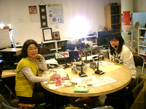 朴明子さん、韓国からの留学生にインタビュー